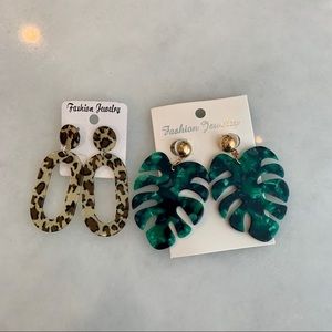 3/$15💛2 sets of earrings